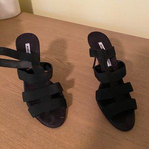 Mahnolo Blahnik Cheron Sandals